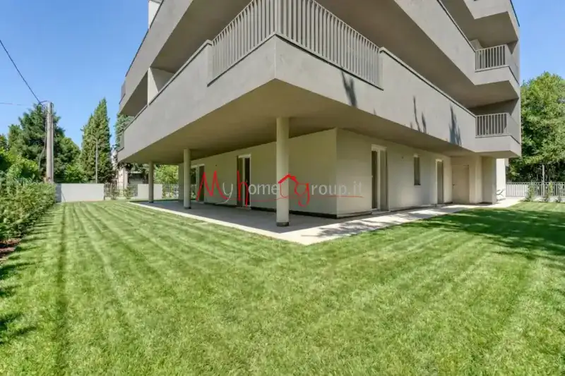 NUOVO CON GIARDINO DI 400 MQ.