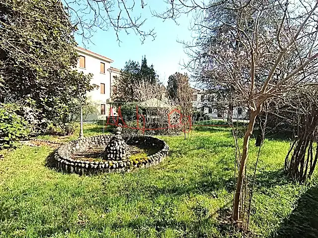 CASA SINGOLA CON 2 APPARTAMENTI