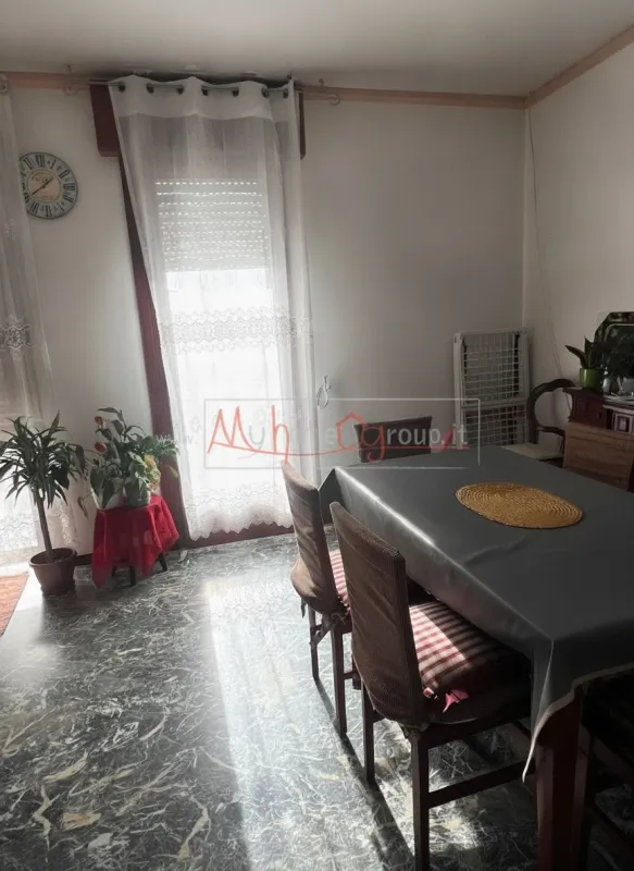 VENDESI APPARTAMENTO AFFITTATO