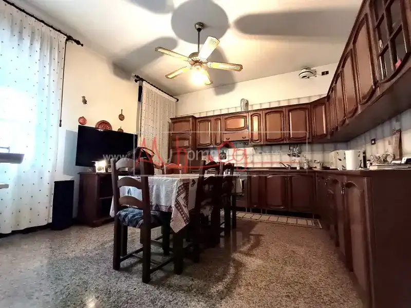 PORZIONE DI BIFAMILIARE