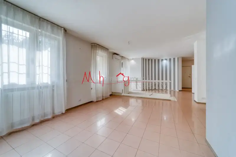 APPARTAMENTO CON GIARDINO ESCLUSIVO DI 650 MQ