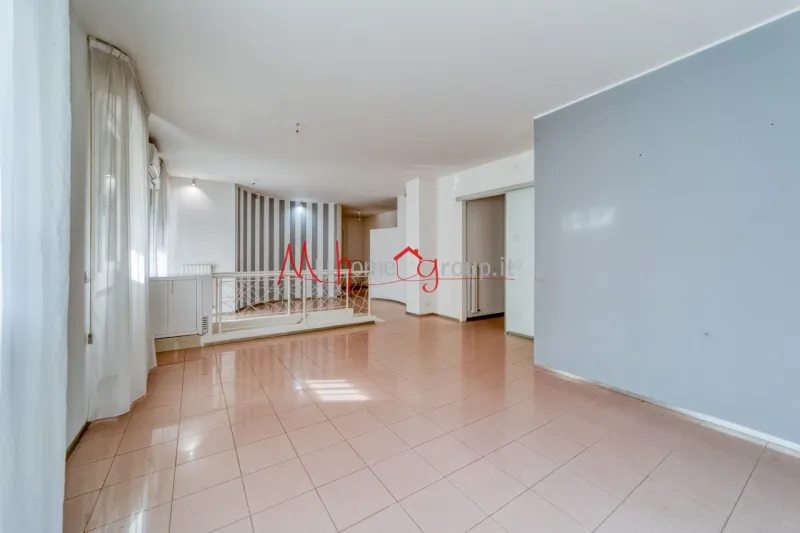 APPARTAMENTO CON GIARDINO ESCLUSIVO DI 650 MQ