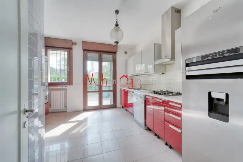 APPARTAMENTO CON GIARDINO ESCLUSIVO DI 650 MQ