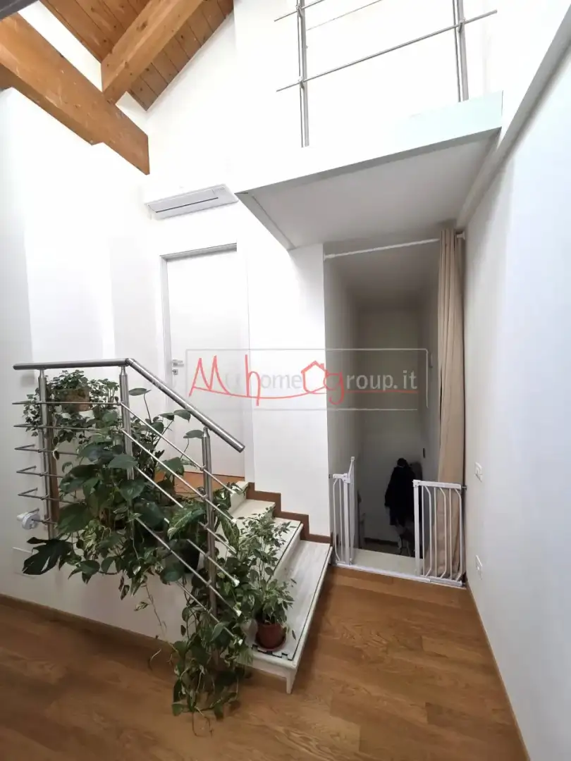 APPARTAMENTO CON POSIZIONAMENTO A SCHIERA