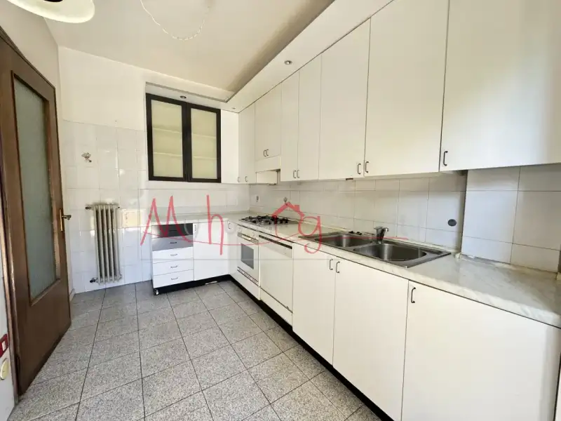 APPARTAMENTO TRILOCALE IN ZONA GUIZZA