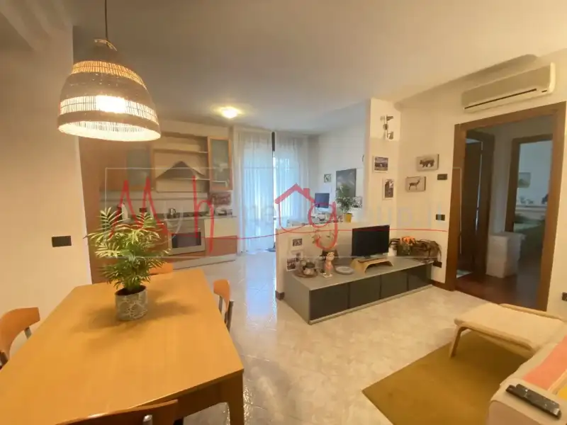 BILOCALE SEMI ARREDATO