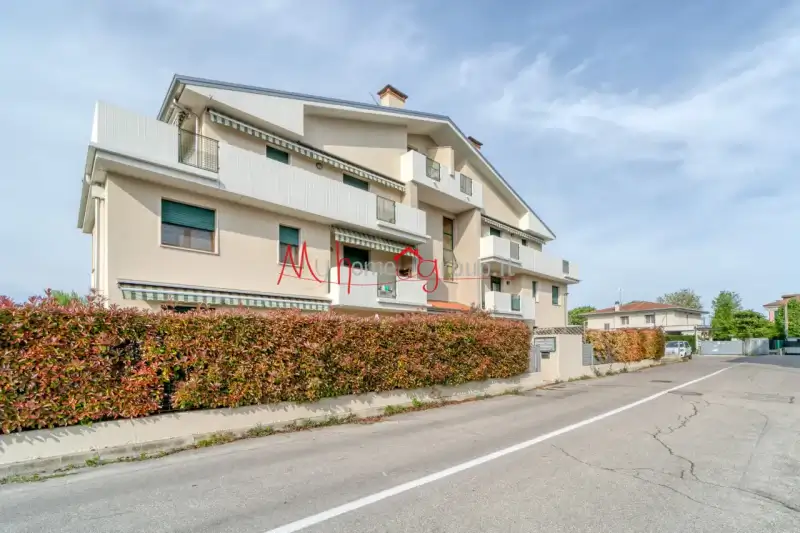 CON 2 CAMERE E GARAGE DOPPIO