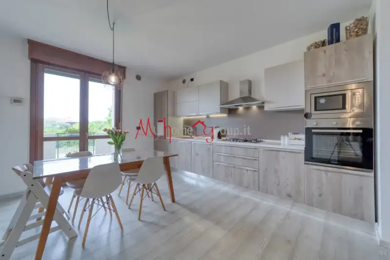 CON 2 CAMERE E GARAGE DOPPIO