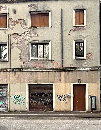 INDIPENDENTE FABBRICATO CON 2 UNITA'