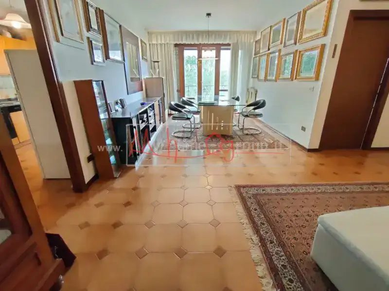 AMPIO QUADRILOCALE AL PIANO ALTO