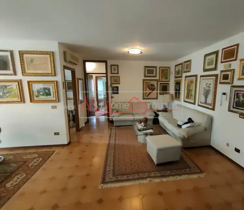AMPIO QUADRILOCALE AL PIANO ALTO