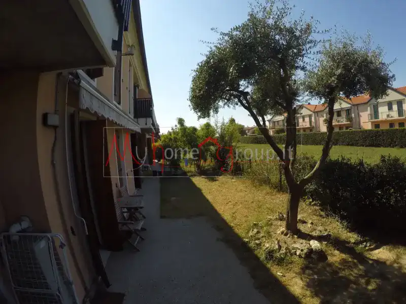 BILOCALE, PIANO TERRA CON GIARDINO