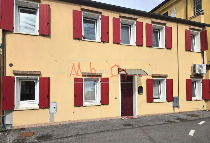 APPARTAMENTO CON INGRESSO INDIPENDENTE