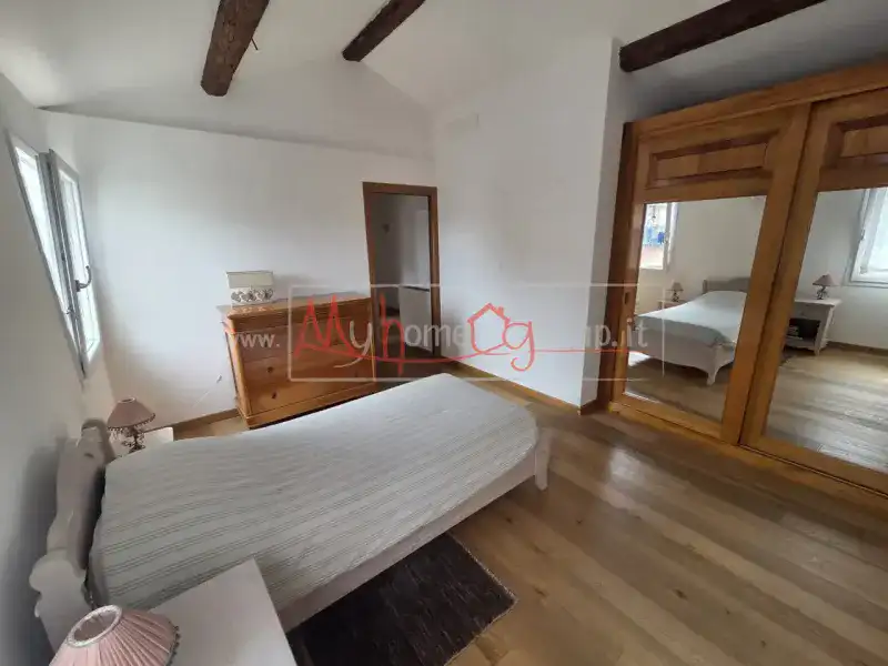 APPARTAMENTO CON INGRESSO INDIPENDENTE