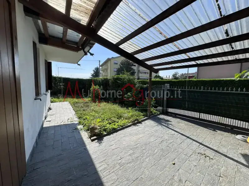 Casa singola con giardino privato in affitto a Padova, zona Forcellini