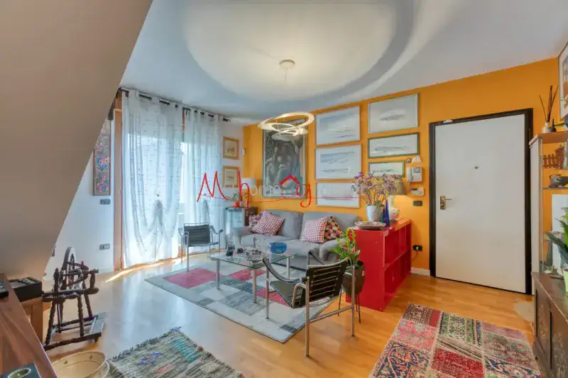 DUPLEX ULTIMO PIANO CON GARAGE E 2 POSTI AUTO