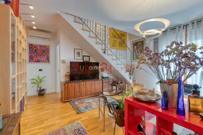 DUPLEX ULTIMO PIANO CON GARAGE E 2 POSTI AUTO