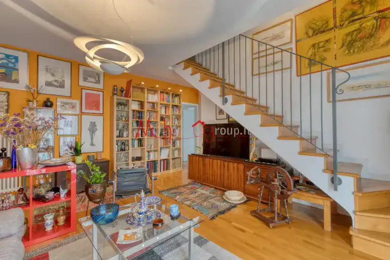 DUPLEX ULTIMO PIANO CON GARAGE E 2 POSTI AUTO