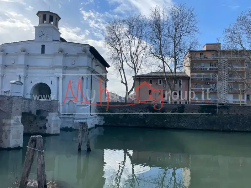 STANZA SINGOLA A DUE PASSI DAL POLO UNIVERSITARIO