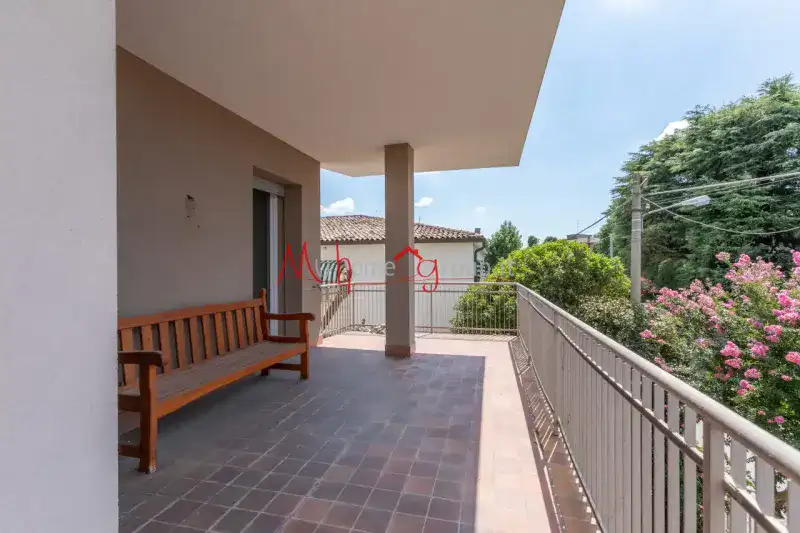 SPLENDIDO APPARTAMENTO RISTRUTTURATO CON TERRAZZA ABITABILE