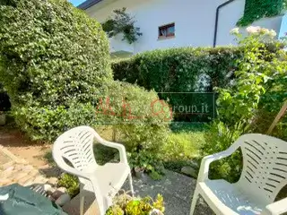 INGRESSO INDIPENDENTE E GIARDINO