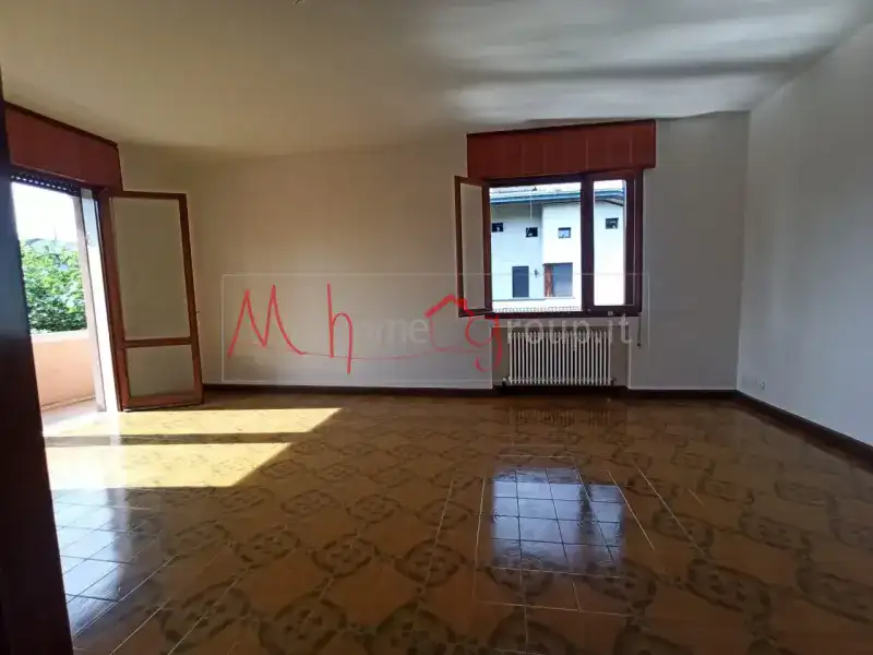 AMPIO APPARTAMENTO SU QUATTRO UNITA'