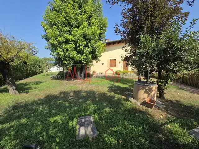ELEGANTE PORZIONE DI VILLA