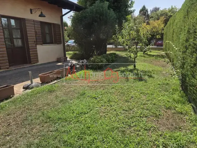 ELEGANTE PORZIONE DI VILLA
