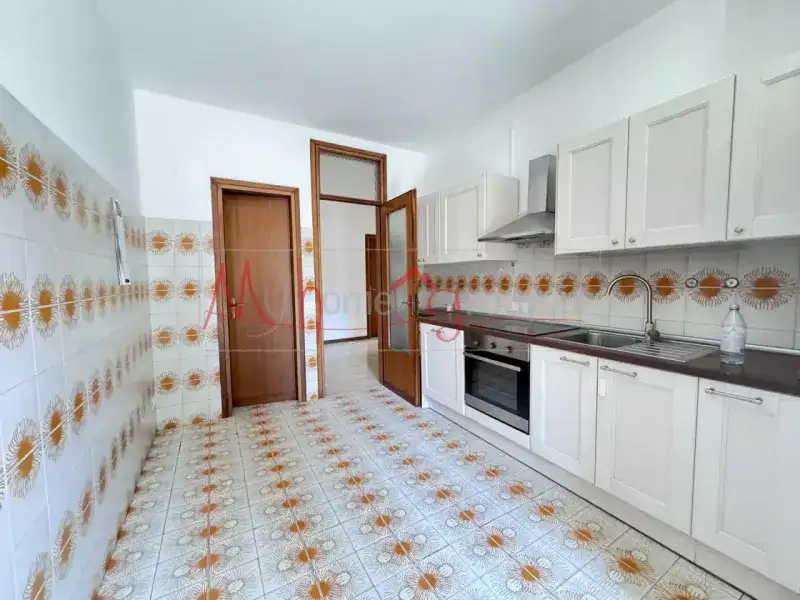 APPARTAMENTO CON DUE CAMERE E CUCINA SEPARATA