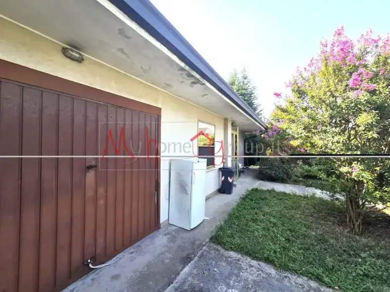 CASA SINGOLA SU UN UNICO PIANO, CON GIARDINO