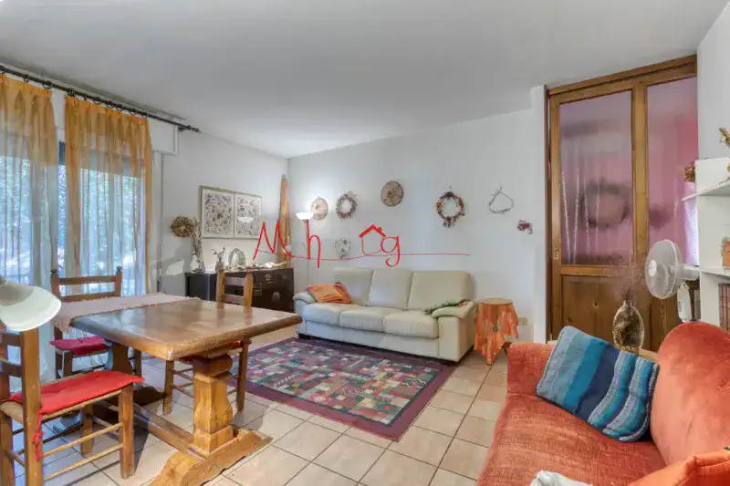 Appartamento quadrilocale con garage e cantina in zona Guizza, Padova