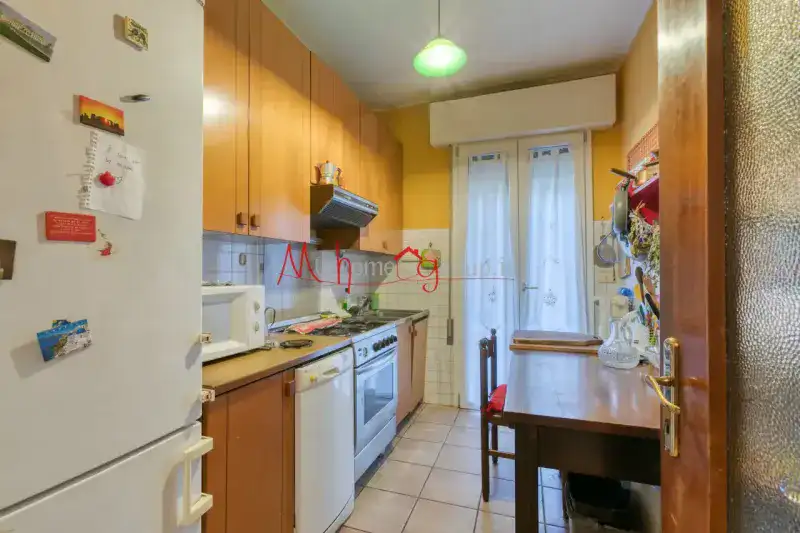 Appartamento quadrilocale con garage e cantina in zona Guizza, Padova