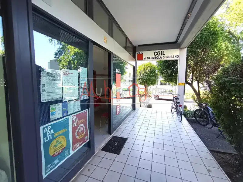 UFFICIO FRONTE STRADA
