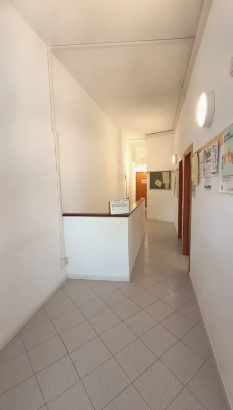 VENDESI UFFICIO AFFITTATO AD EURO 732,00 MENSILI