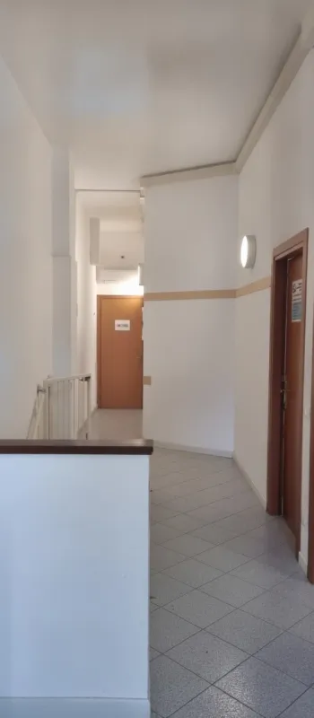 VENDESI UFFICIO AFFITTATO AD EURO 732,00 MENSILI