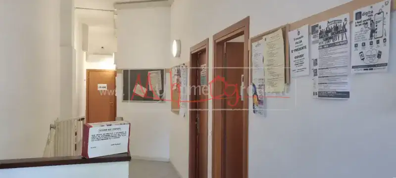 UFFICIO FRONTE STRADA