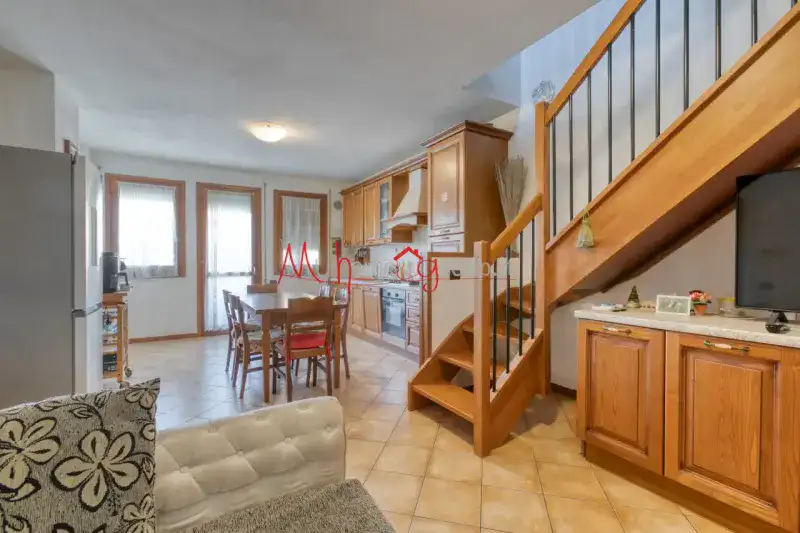 APPARTAMENTO DUPLEX CON TRE CAMERE