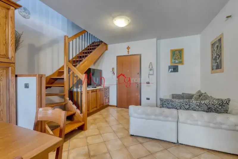 APPARTAMENTO DUPLEX CON TRE CAMERE