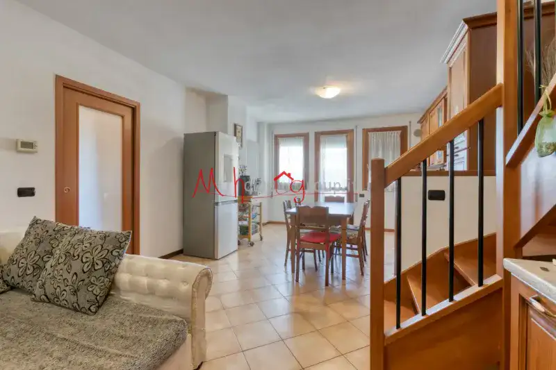APPARTAMENTO DUPLEX CON TRE CAMERE