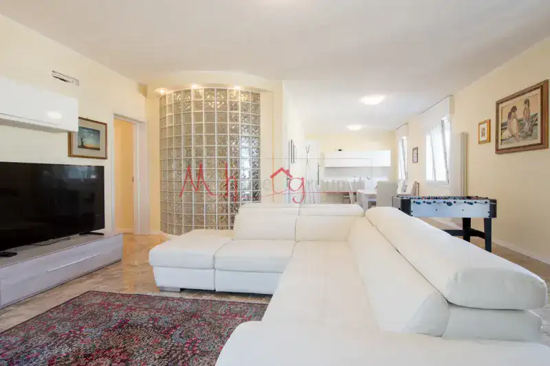 PALTANA ARMISTIZIO VILLA INDIPENDENTE SU TRE PIANI
