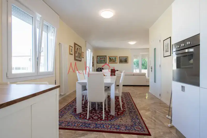 PALTANA ARMISTIZIO VILLA INDIPENDENTE SU TRE PIANI