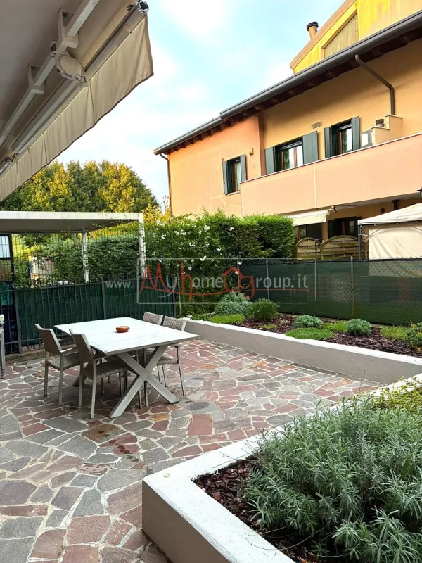 TRILOCALE CON AMPIO GIARDINO