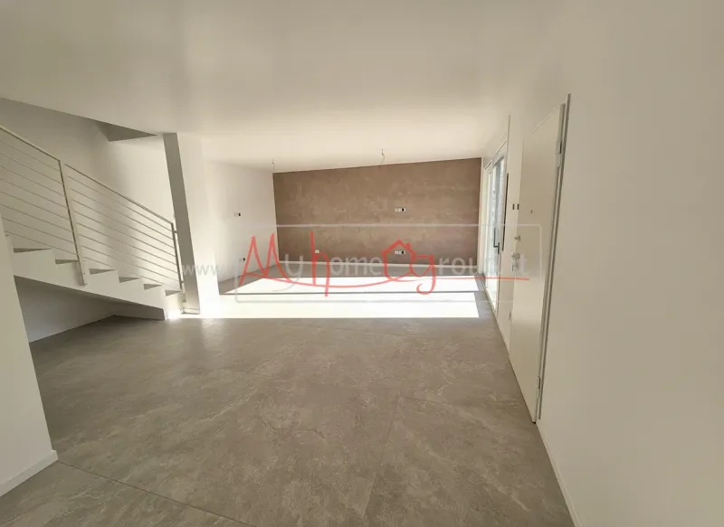 NUOVA PORZIONE DI VILLA AD ANGOLO