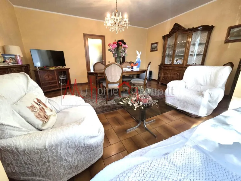 TRE CAMERE CENTRO GUIZZA