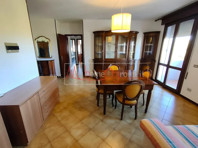 TRILOCALE ALL'ULTIMO PIANO
